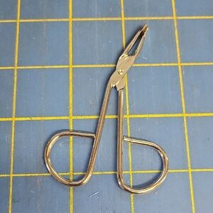 Scissors Shaped Eyebrow Flat Tip Tweezers Hair Plucker w Slanted Tip New